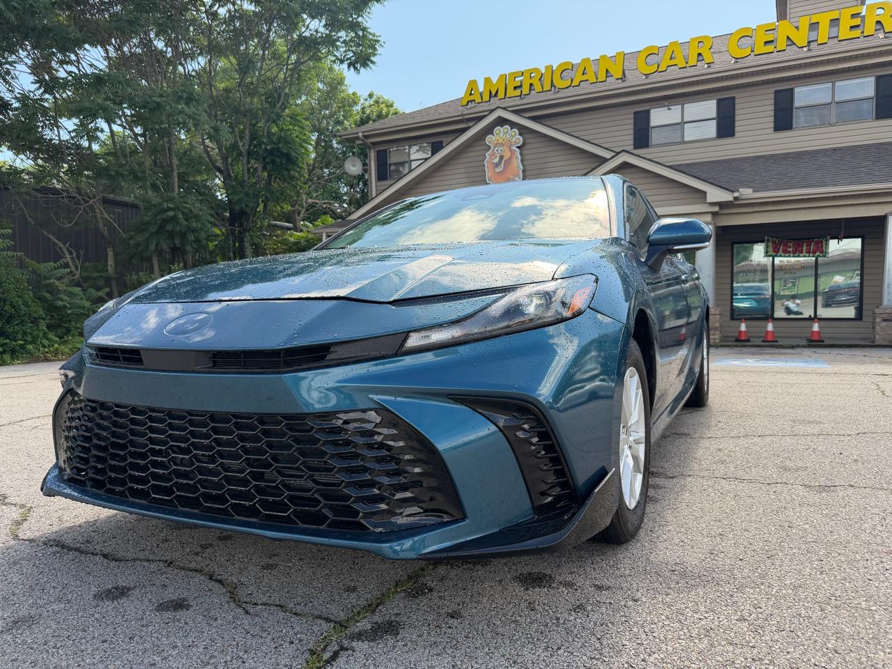 Toyota Camry Hybrid SE AWD 2025