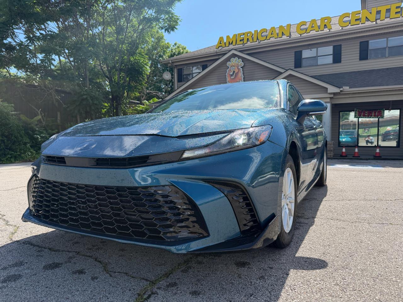 Toyota Camry Hybrid SE AWD 2025