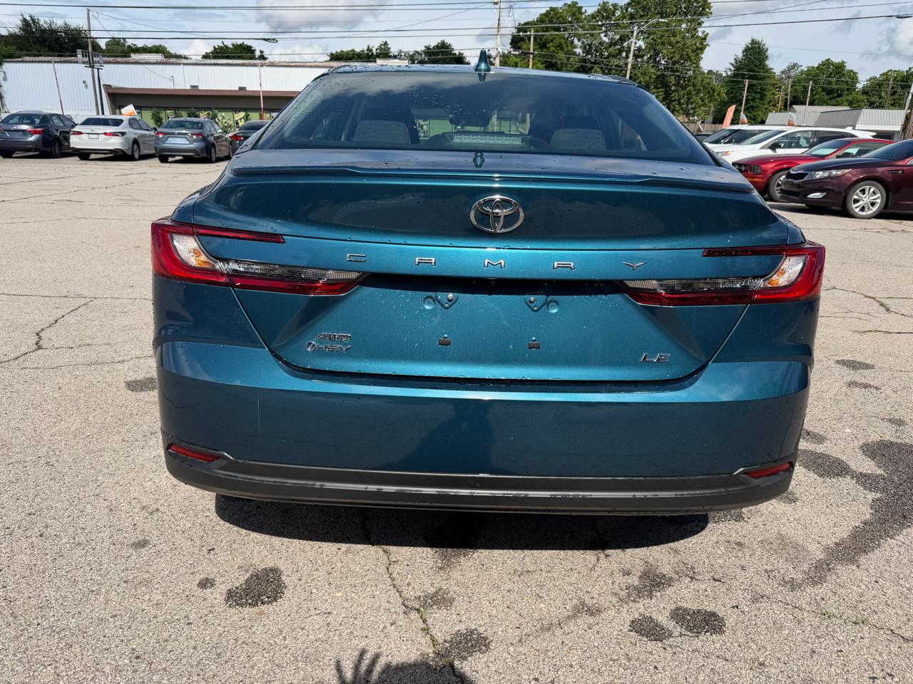 Toyota Camry Hybrid SE AWD 2025