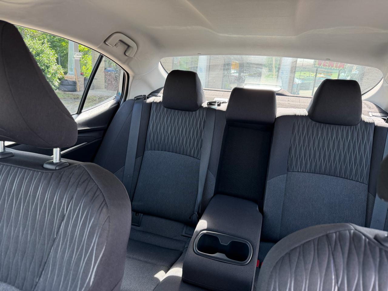 Toyota Camry Hybrid SE AWD 2025