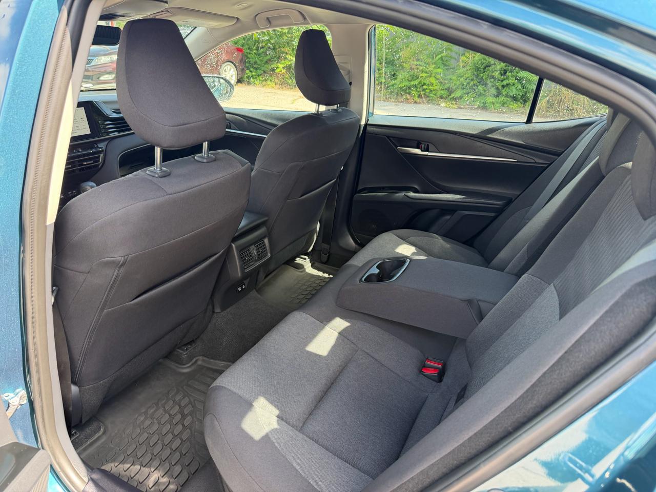 Toyota Camry Hybrid SE AWD 2025