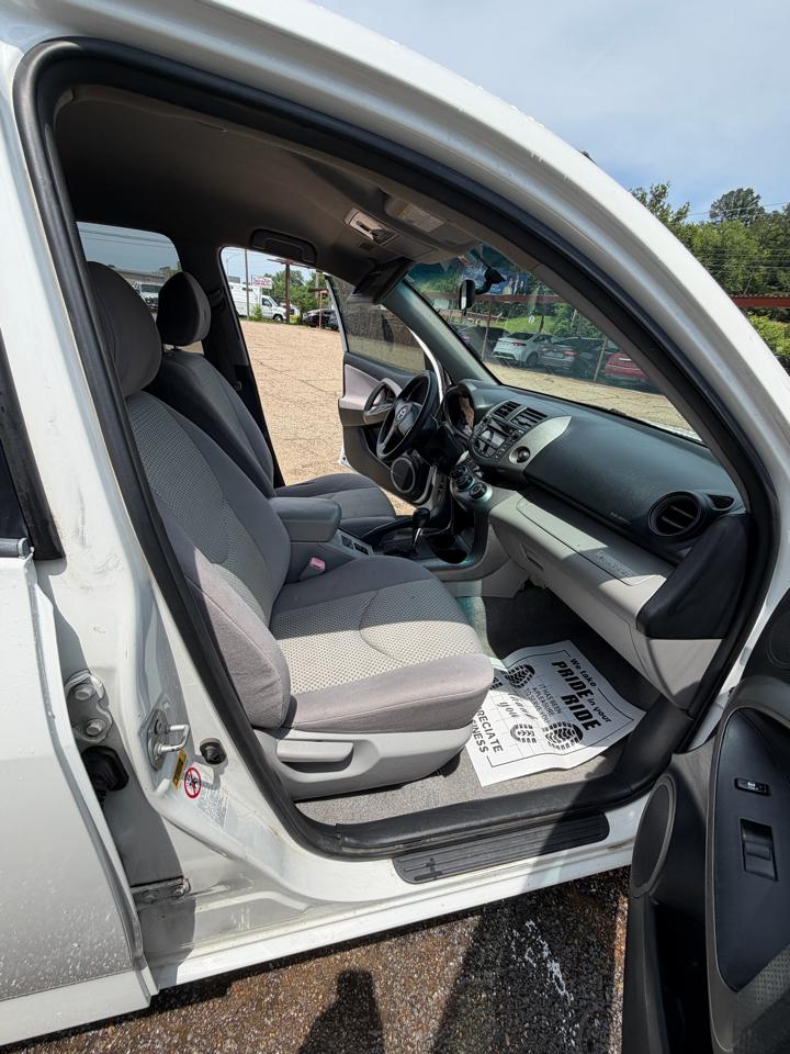 Toyota RAV4 Base V6 2WD 2007