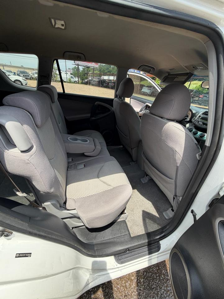 Toyota RAV4 Base V6 2WD 2007