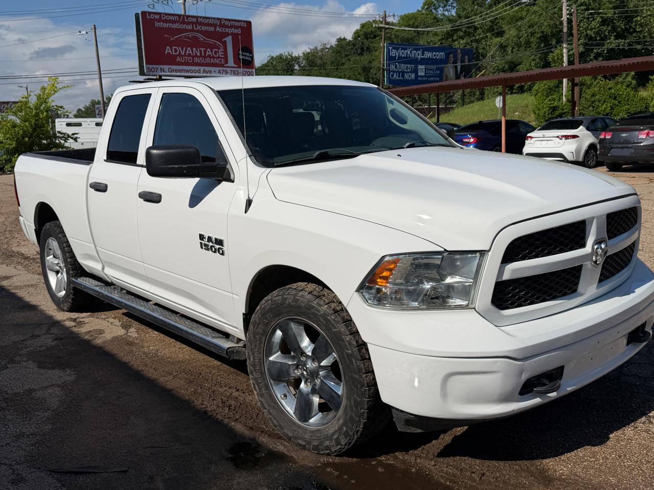 RAM 1500 Tradesman Quad Cab 4WD 2015