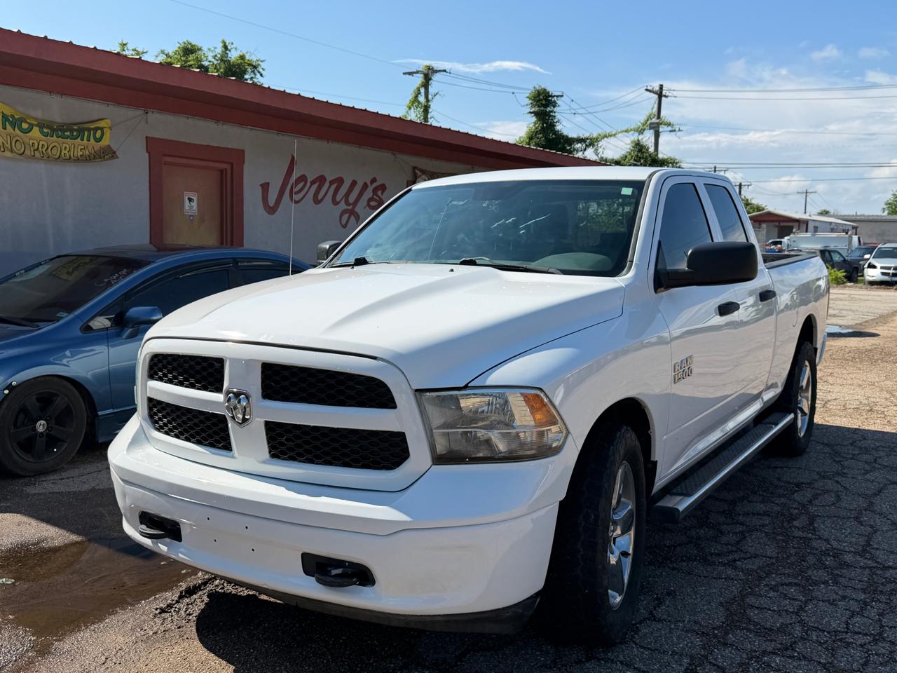 RAM 1500 Tradesman Quad Cab 4WD 2015