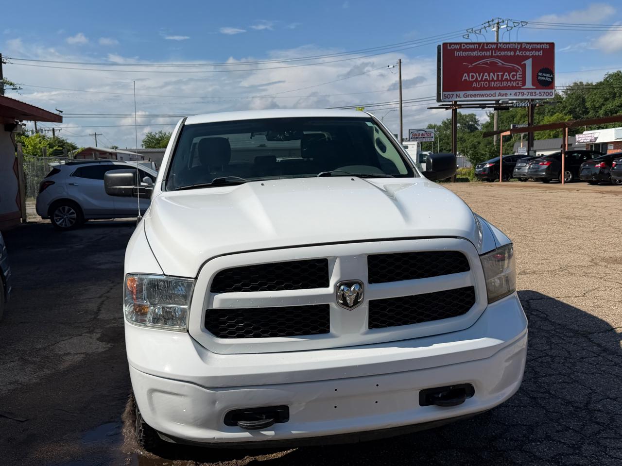 RAM 1500 Tradesman Quad Cab 4WD 2015