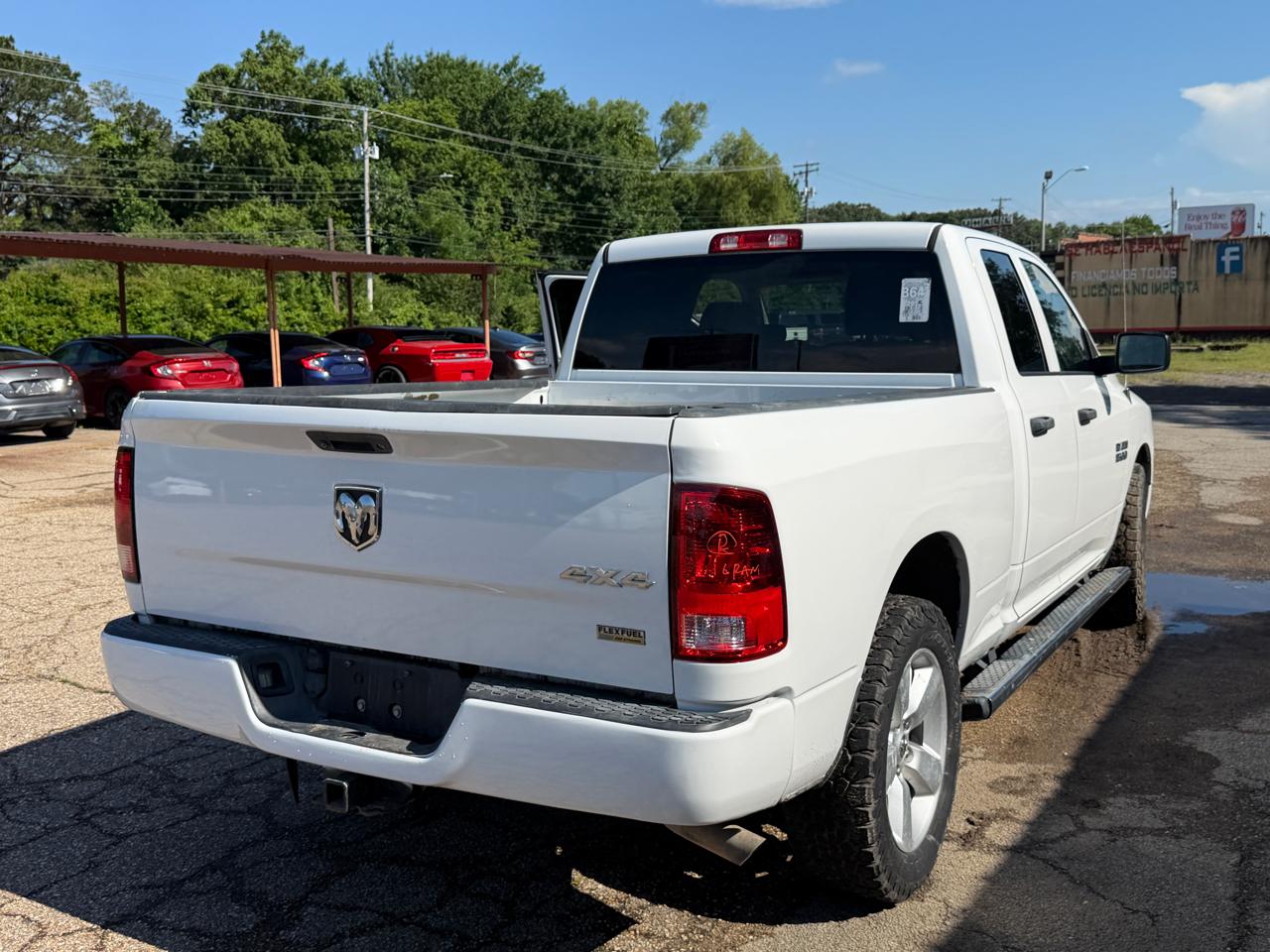 RAM 1500 Tradesman Quad Cab 4WD 2015