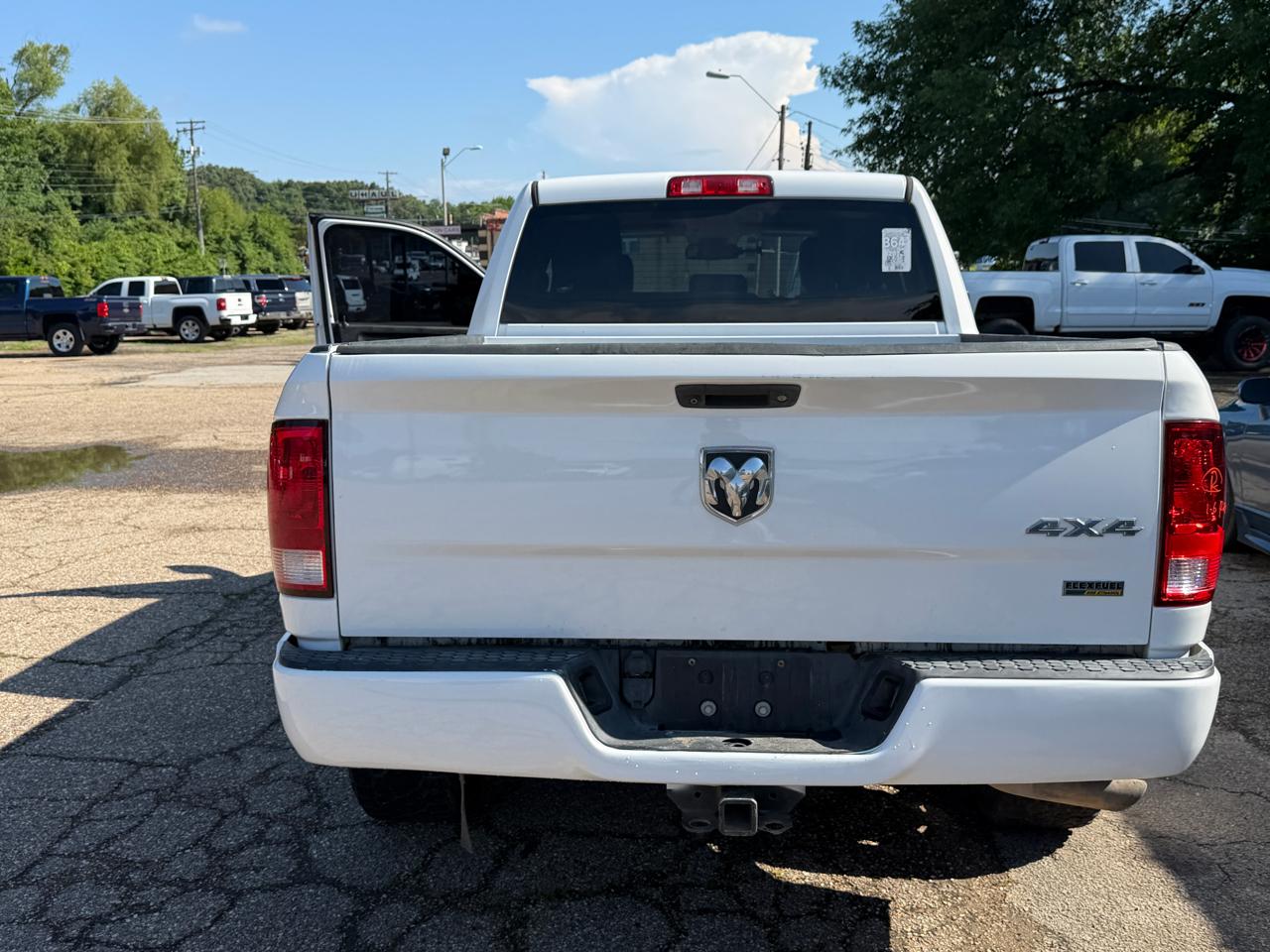 RAM 1500 Tradesman Quad Cab 4WD 2015