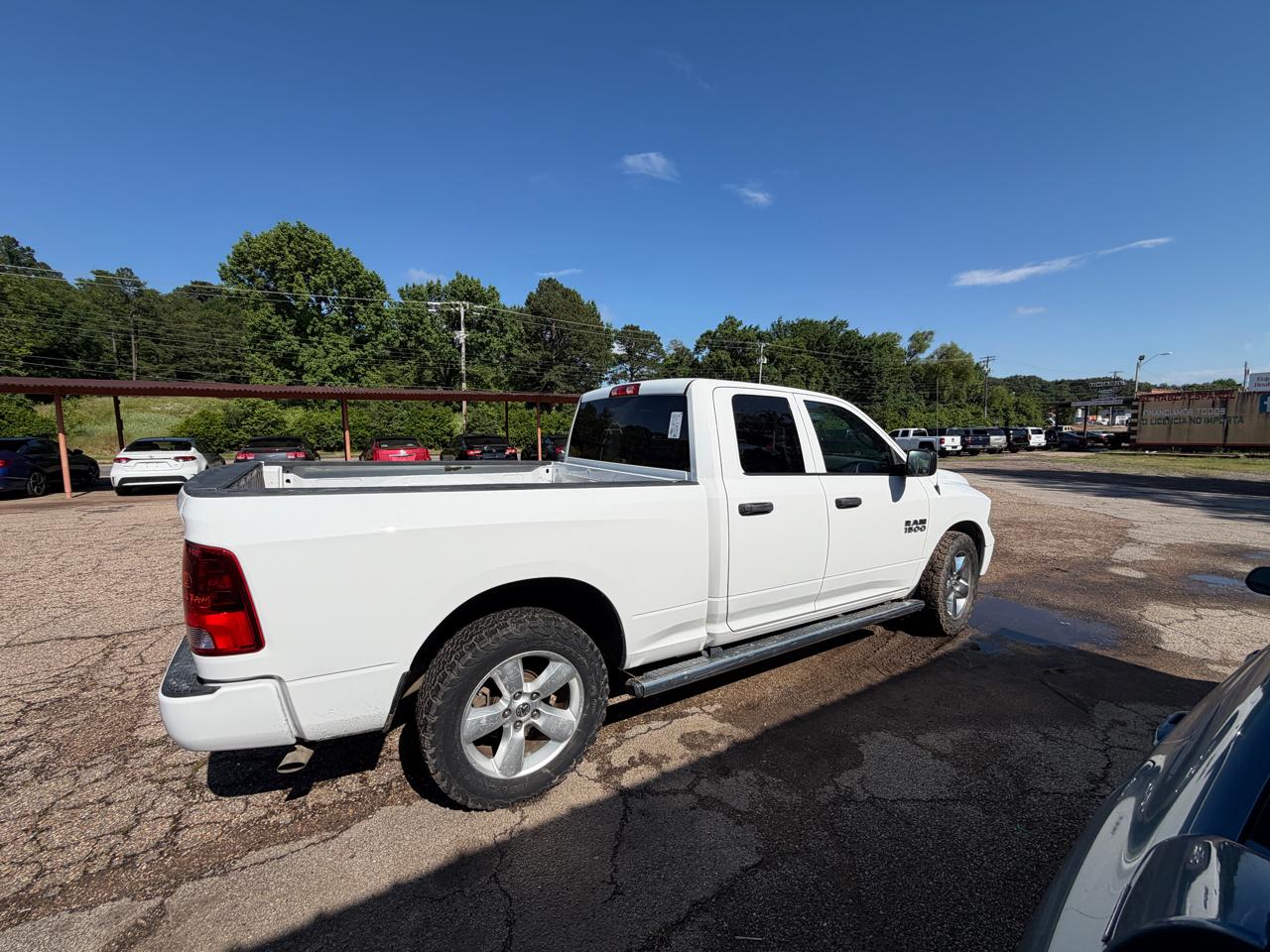 RAM 1500 Tradesman Quad Cab 4WD 2015