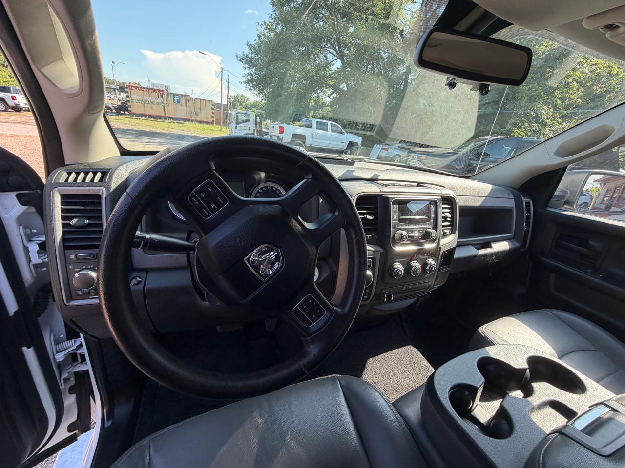 RAM 1500 Tradesman Quad Cab 4WD 2015