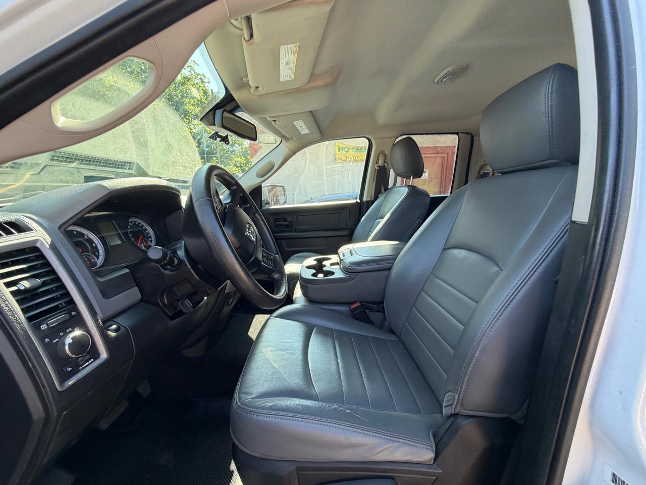 RAM 1500 Tradesman Quad Cab 4WD 2015