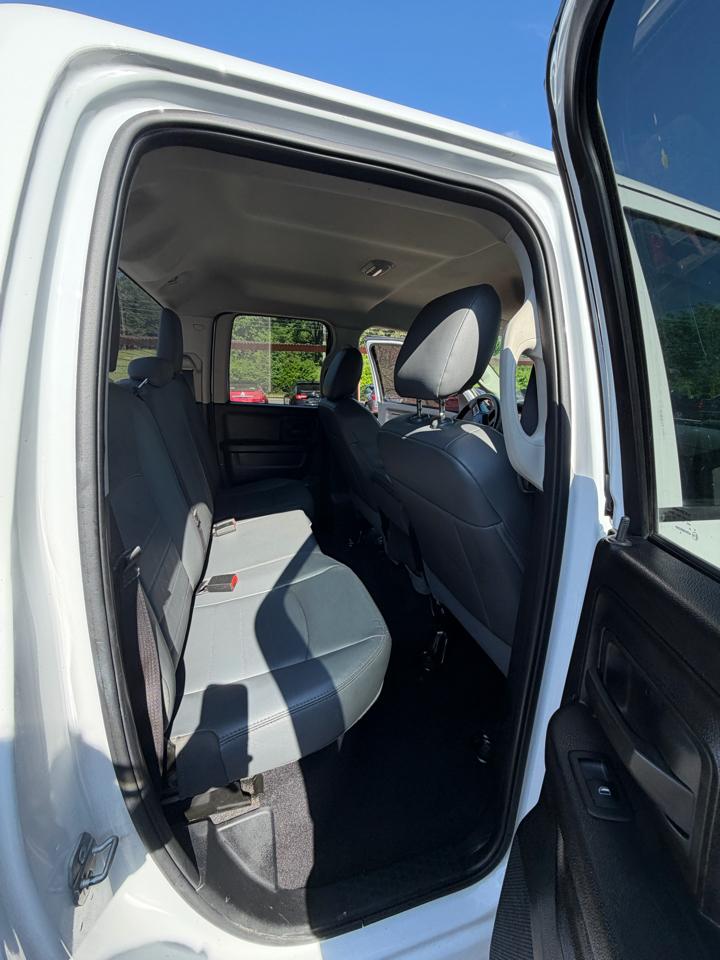 RAM 1500 Tradesman Quad Cab 4WD 2015