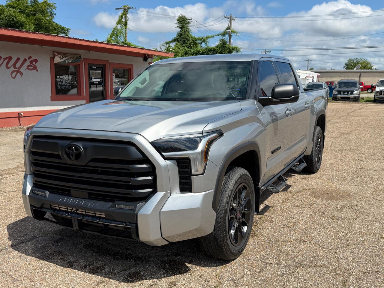 Toyota Tundra SR5 CrewMax 4WD 2024