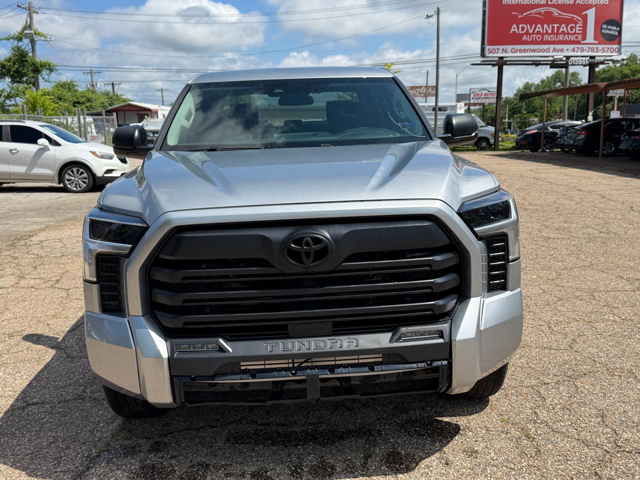 Toyota Tundra SR5 CrewMax 4WD 2024