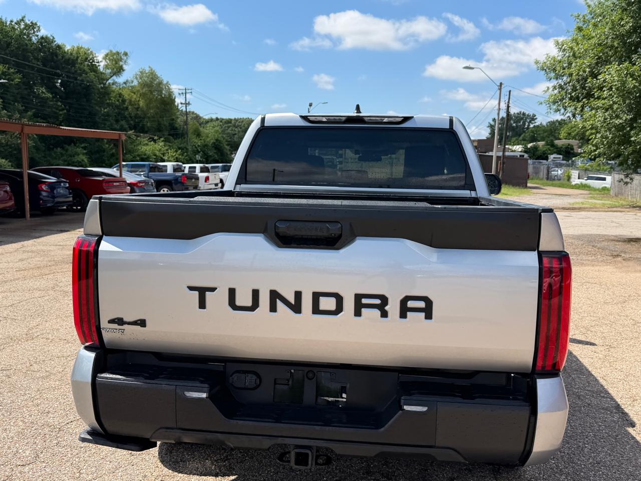 Toyota Tundra SR5 CrewMax 4WD 2024