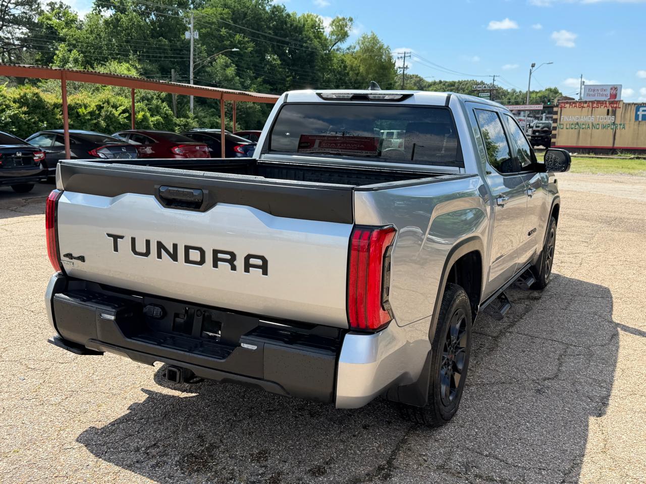 Toyota Tundra SR5 CrewMax 4WD 2024