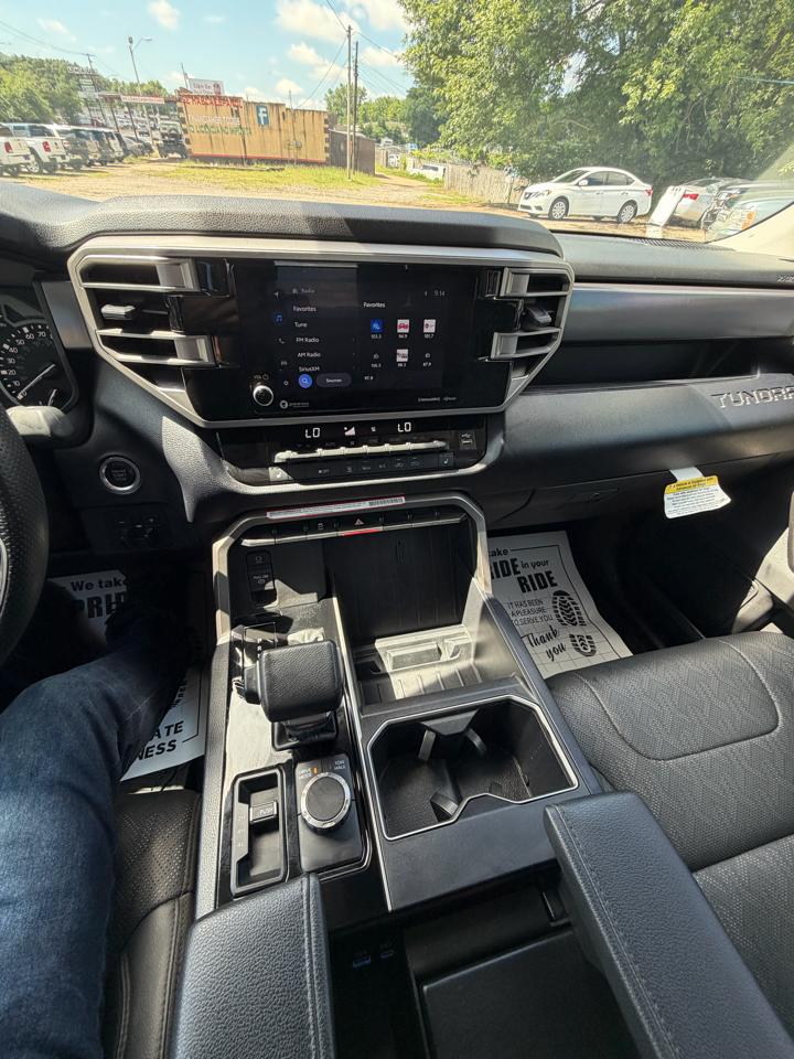 Toyota Tundra SR5 CrewMax 4WD 2024