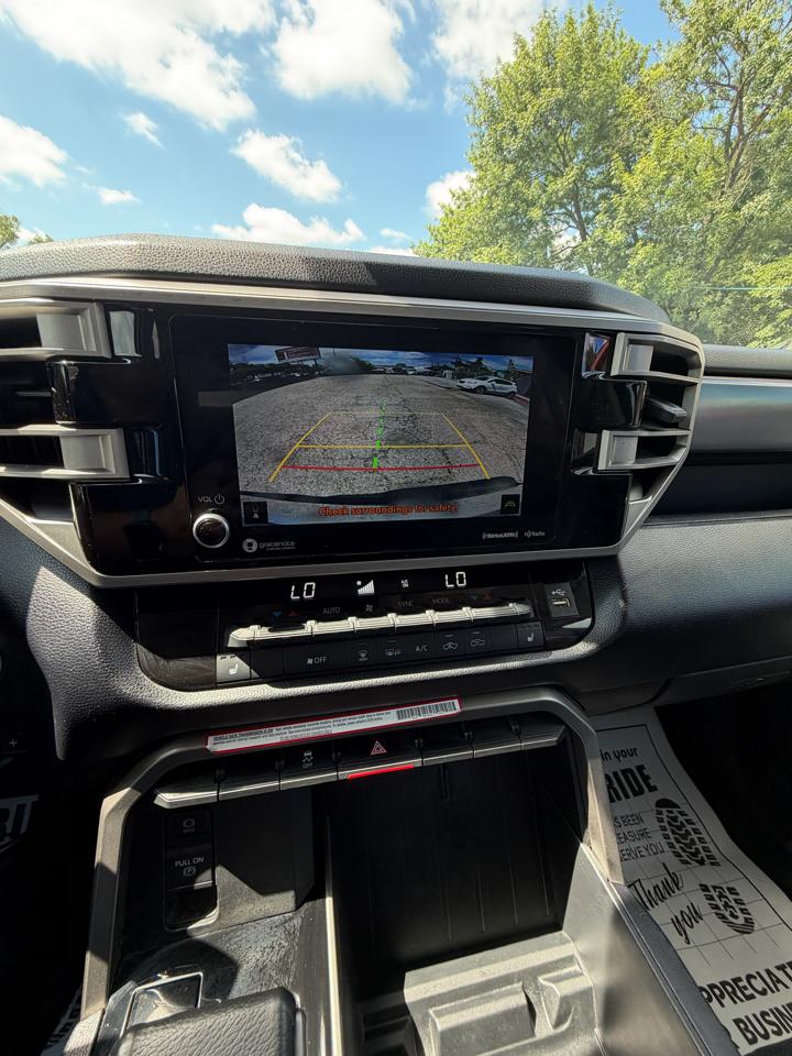 Toyota Tundra SR5 CrewMax 4WD 2024