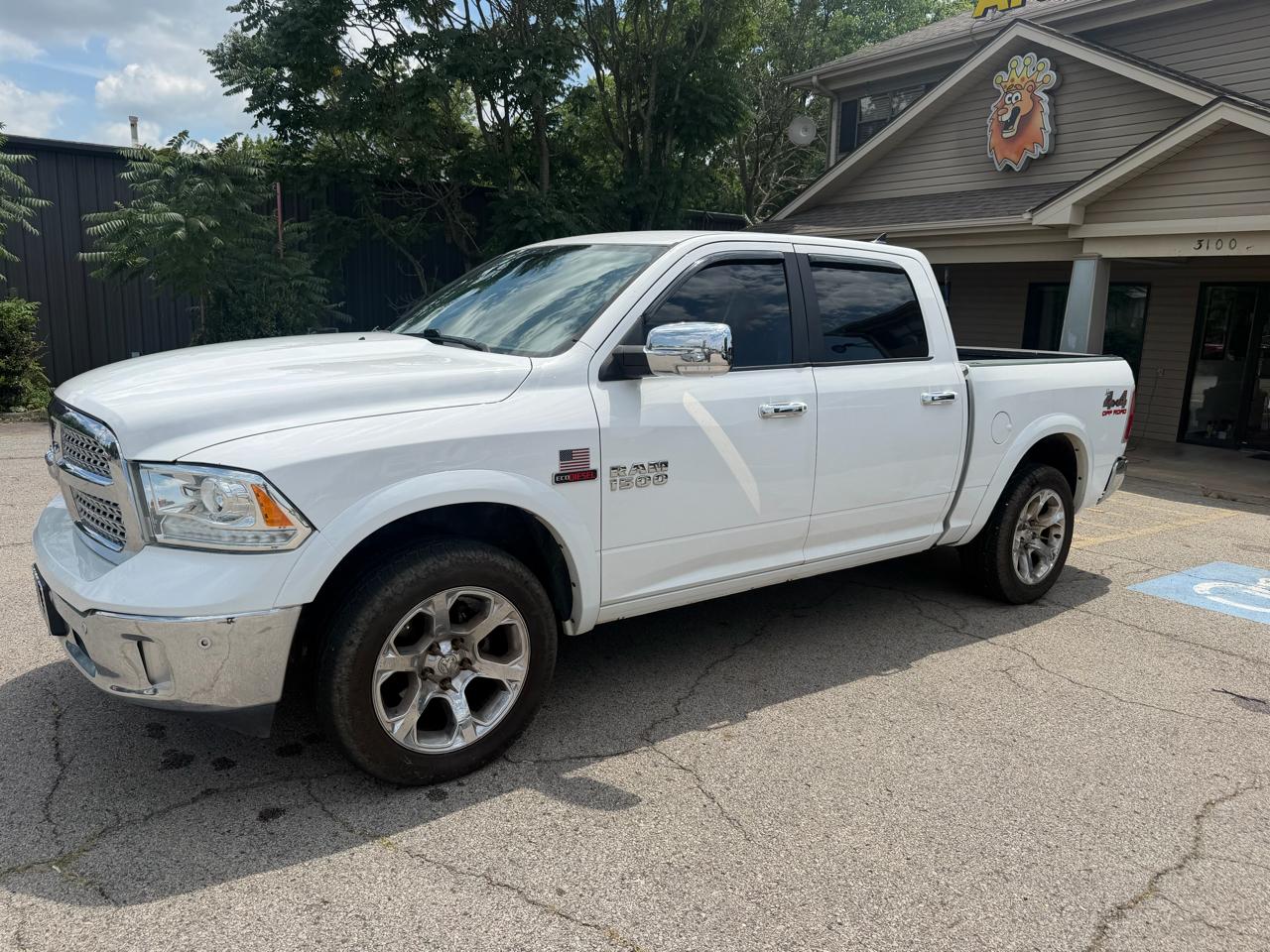 RAM 1500 Laramie Crew Cab SWB 4WD 2017