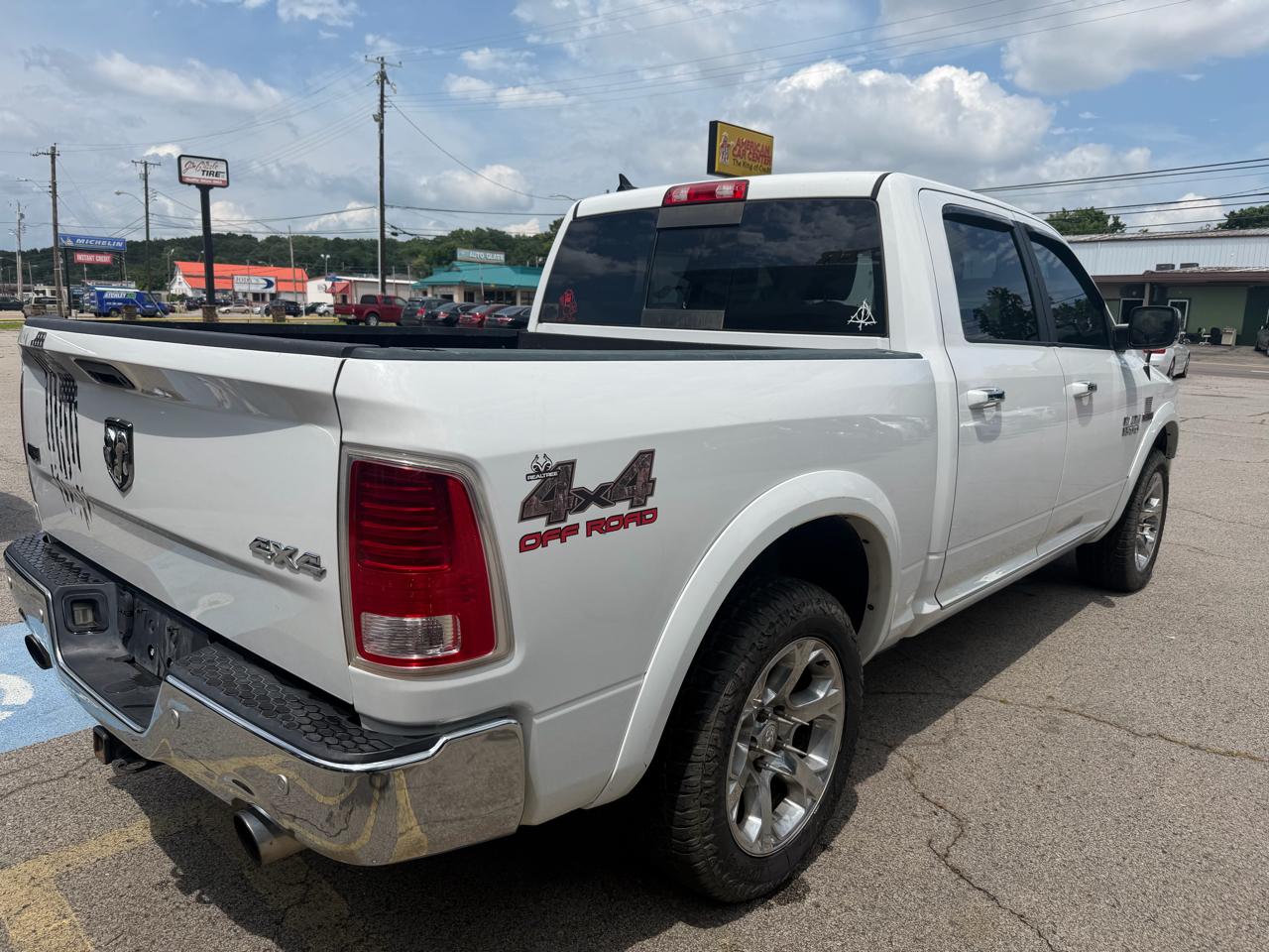 RAM 1500 Laramie Crew Cab SWB 4WD 2017