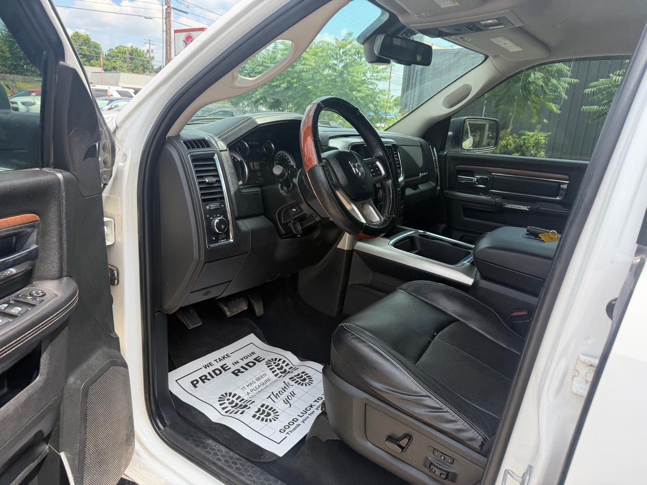 RAM 1500 Laramie Crew Cab SWB 4WD 2017