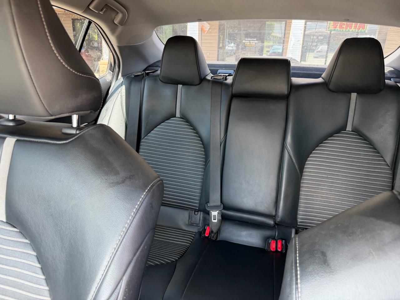Toyota Camry SE 2020