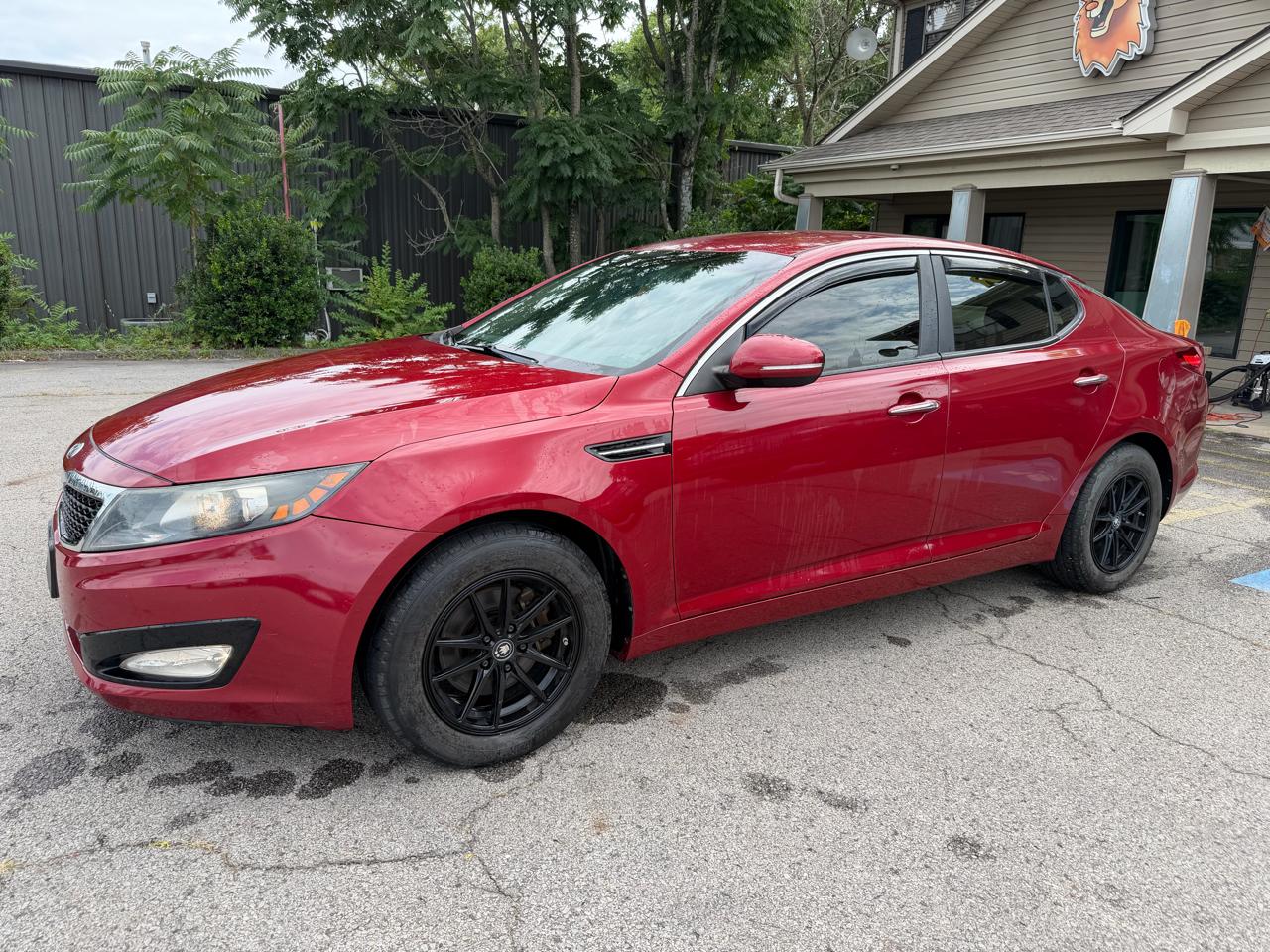 Kia Optima LX MT 2012