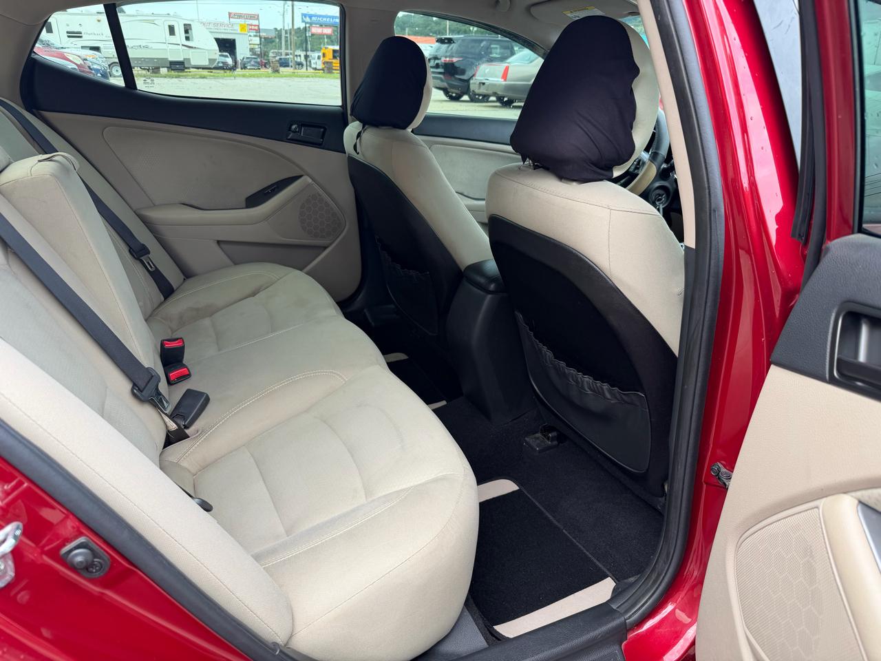 Kia Optima LX MT 2012