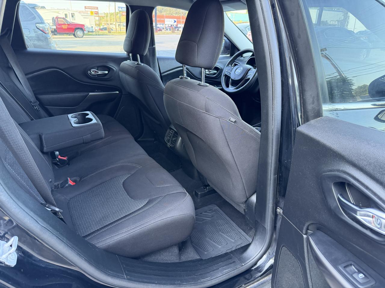Jeep Cherokee Latitude FWD 2019
