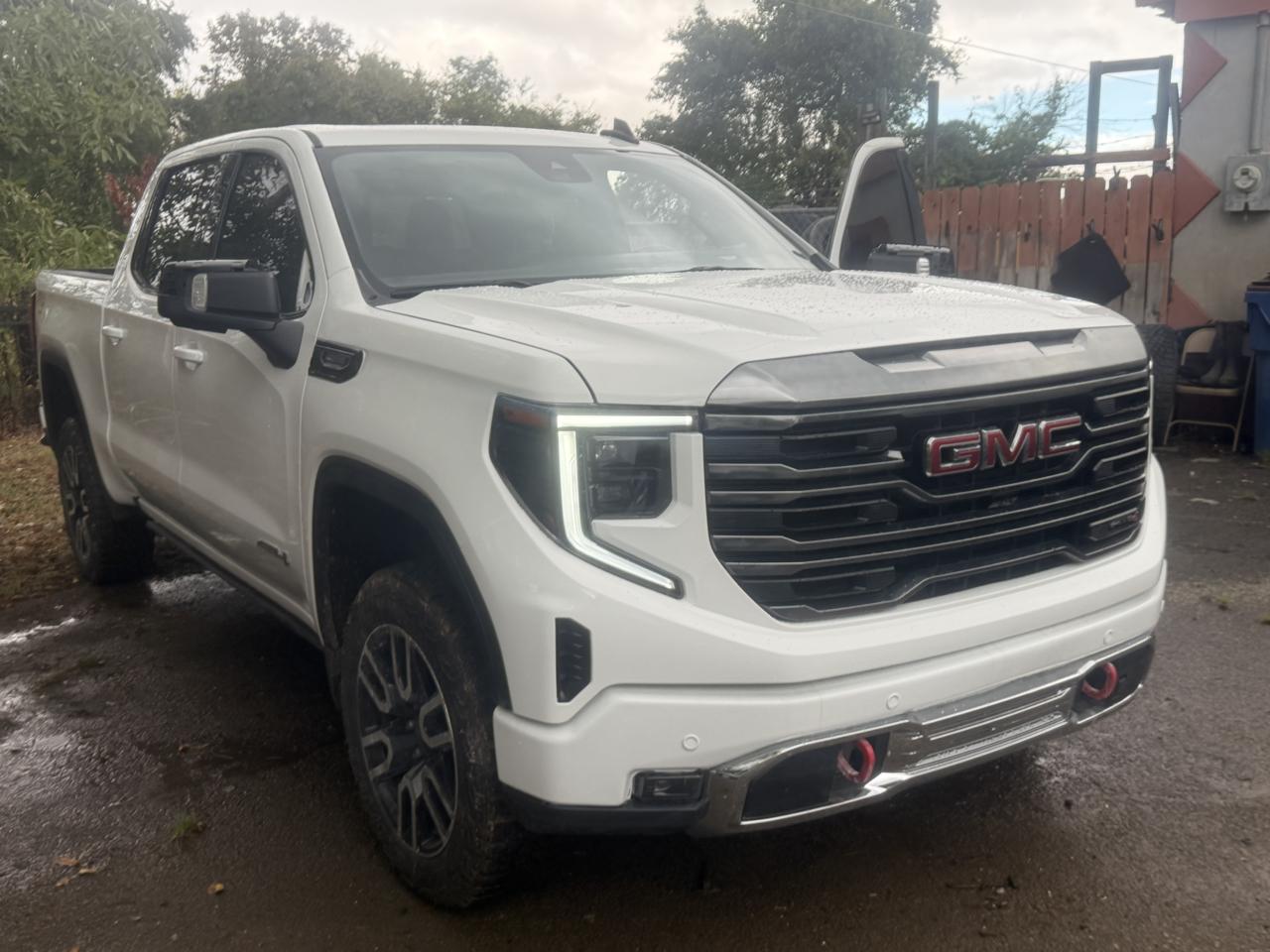 2024 GMC Sierra 1500 AT4 Crew Cab 4WD