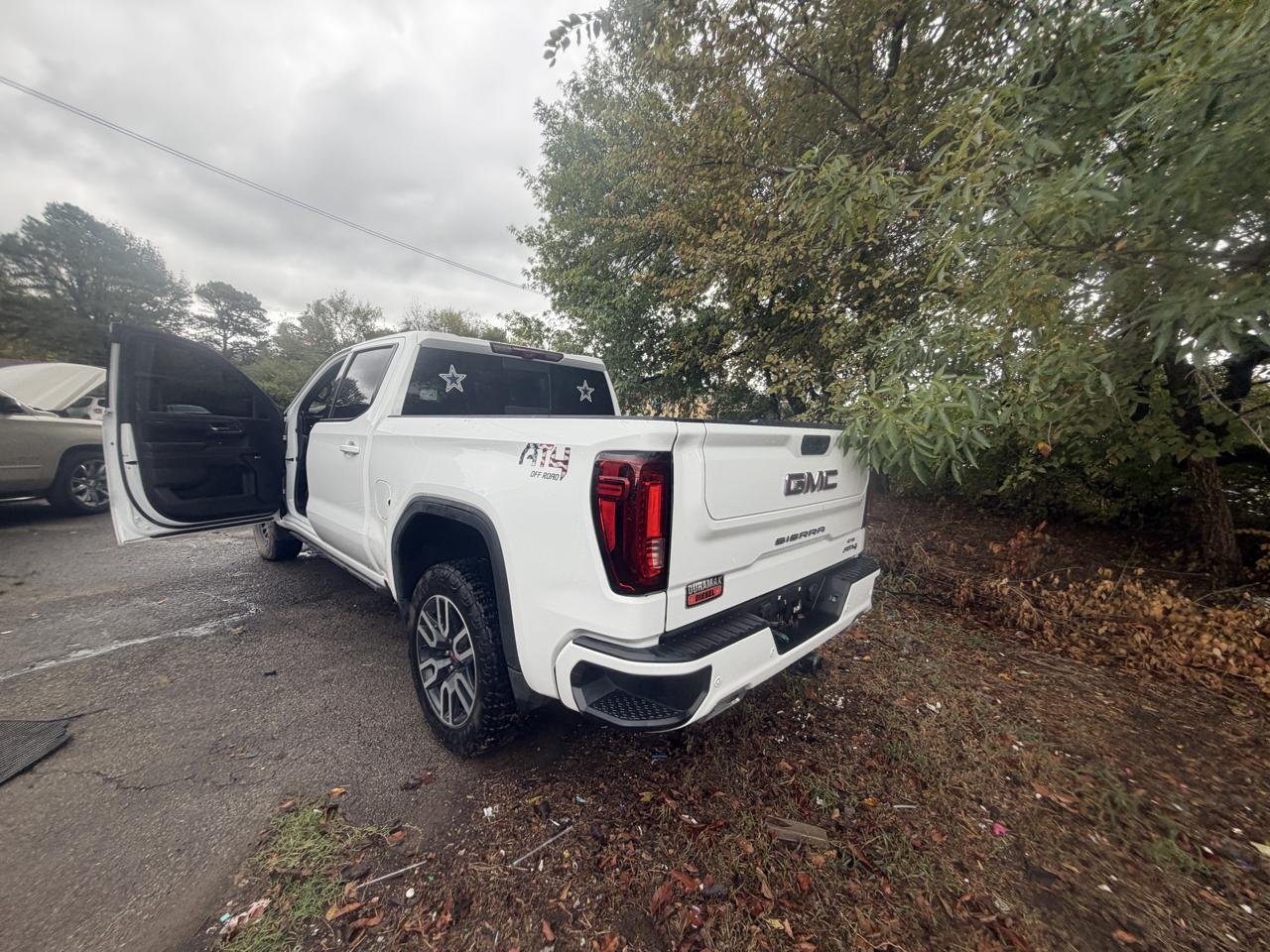 GMC Sierra 1500 AT4 Crew Cab 4WD 2024