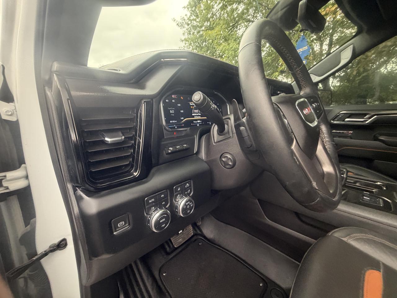GMC Sierra 1500 AT4 Crew Cab 4WD 2024