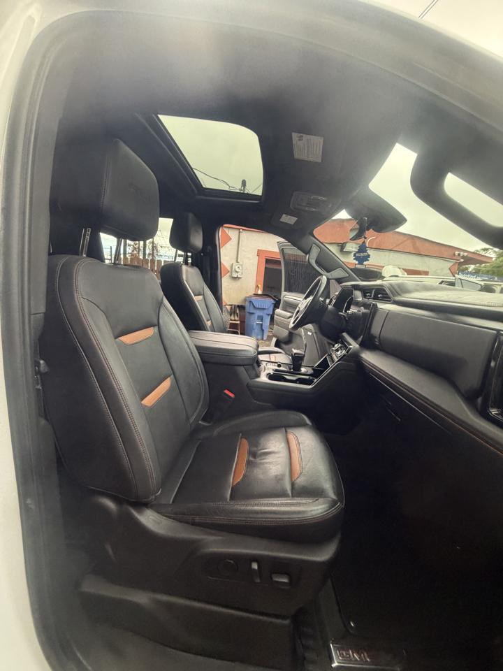 GMC Sierra 1500 AT4 Crew Cab 4WD 2024