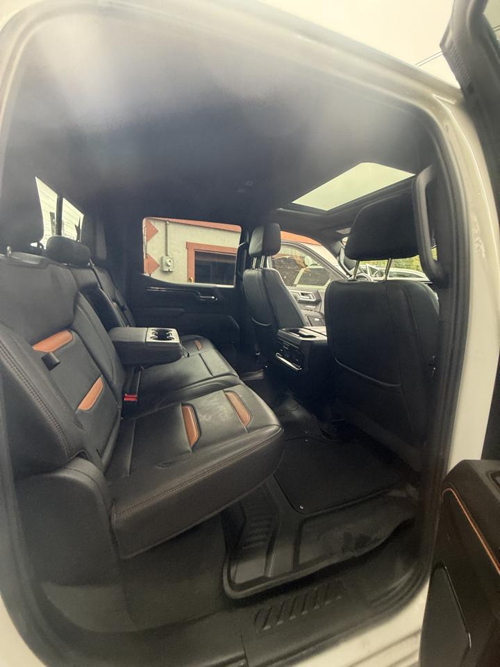 GMC Sierra 1500 AT4 Crew Cab 4WD 2024