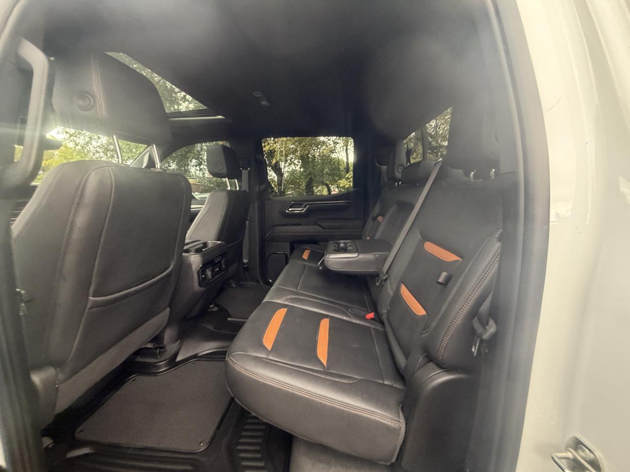 GMC Sierra 1500 AT4 Crew Cab 4WD 2024