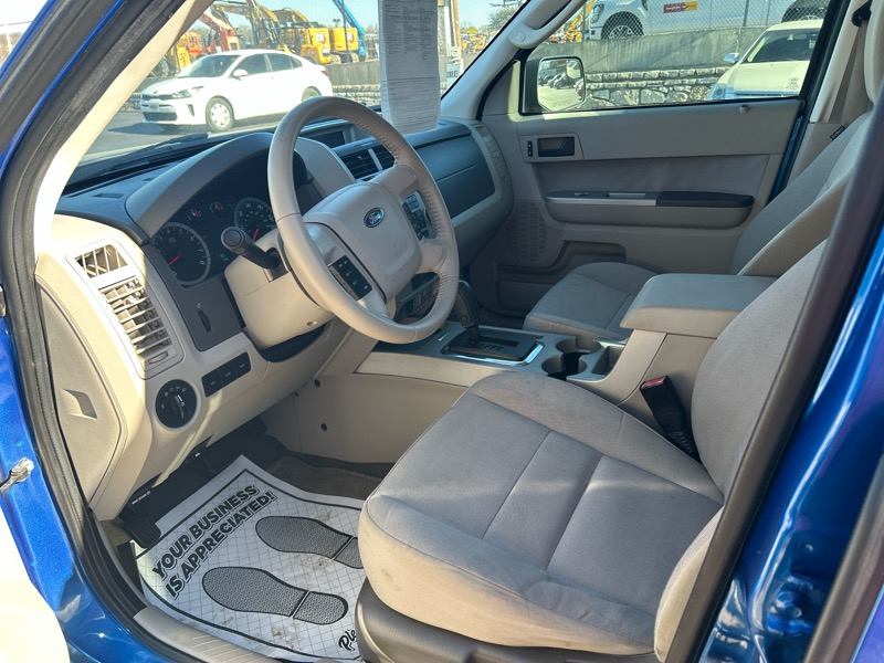Ford Escape XLT FWD 2012