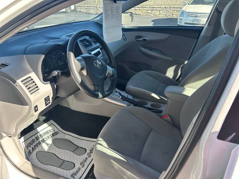 Toyota Corolla S 5-Speed MT 2013