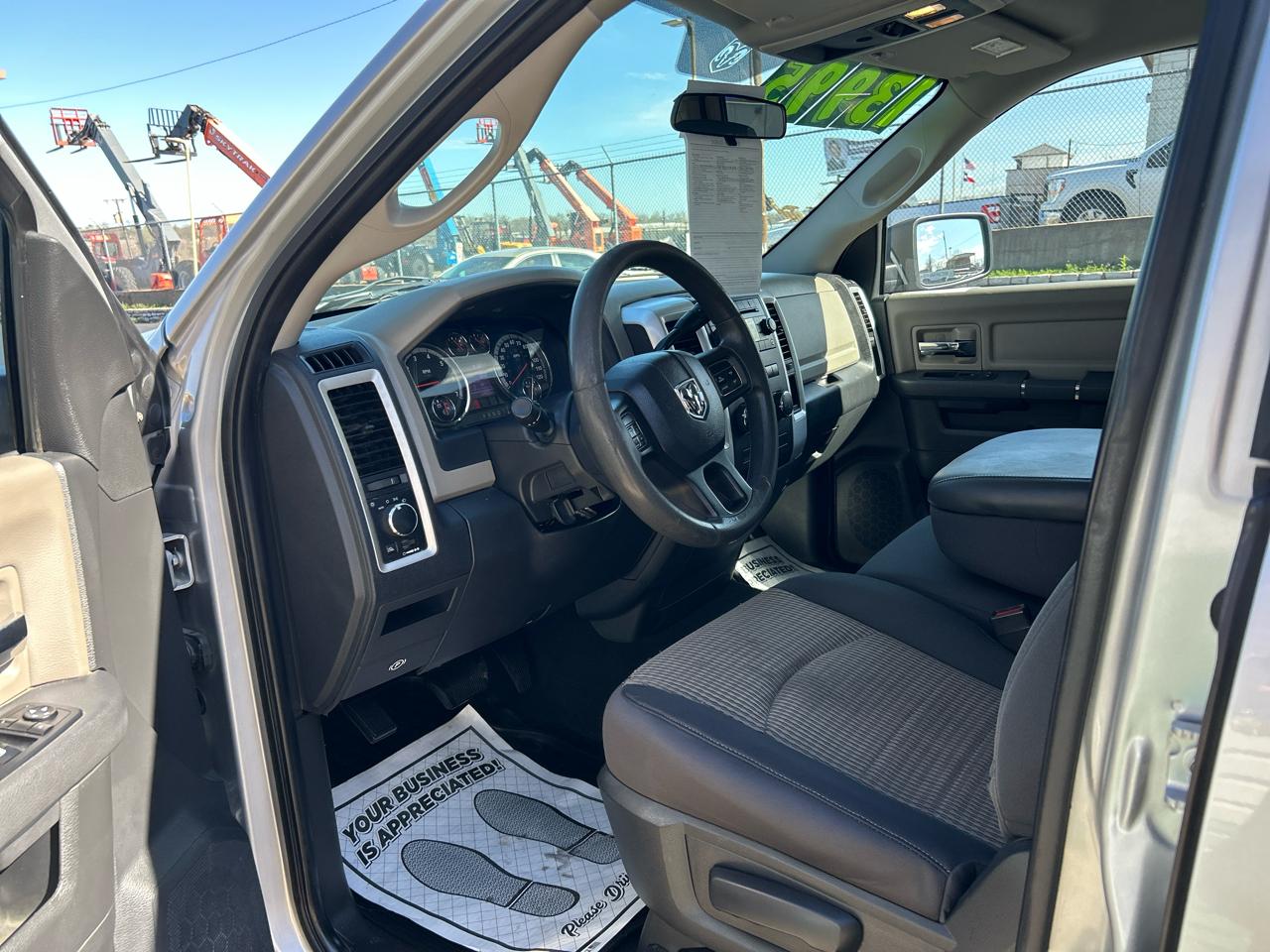 RAM 1500 SLT Quad Cab 2WD 2012