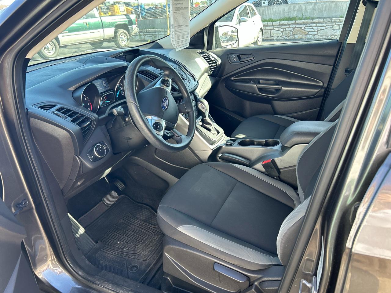 Ford Escape S FWD 2015