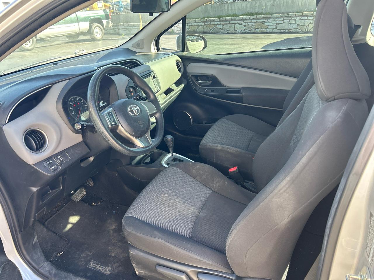 Toyota Yaris L 3-Door AT 2015