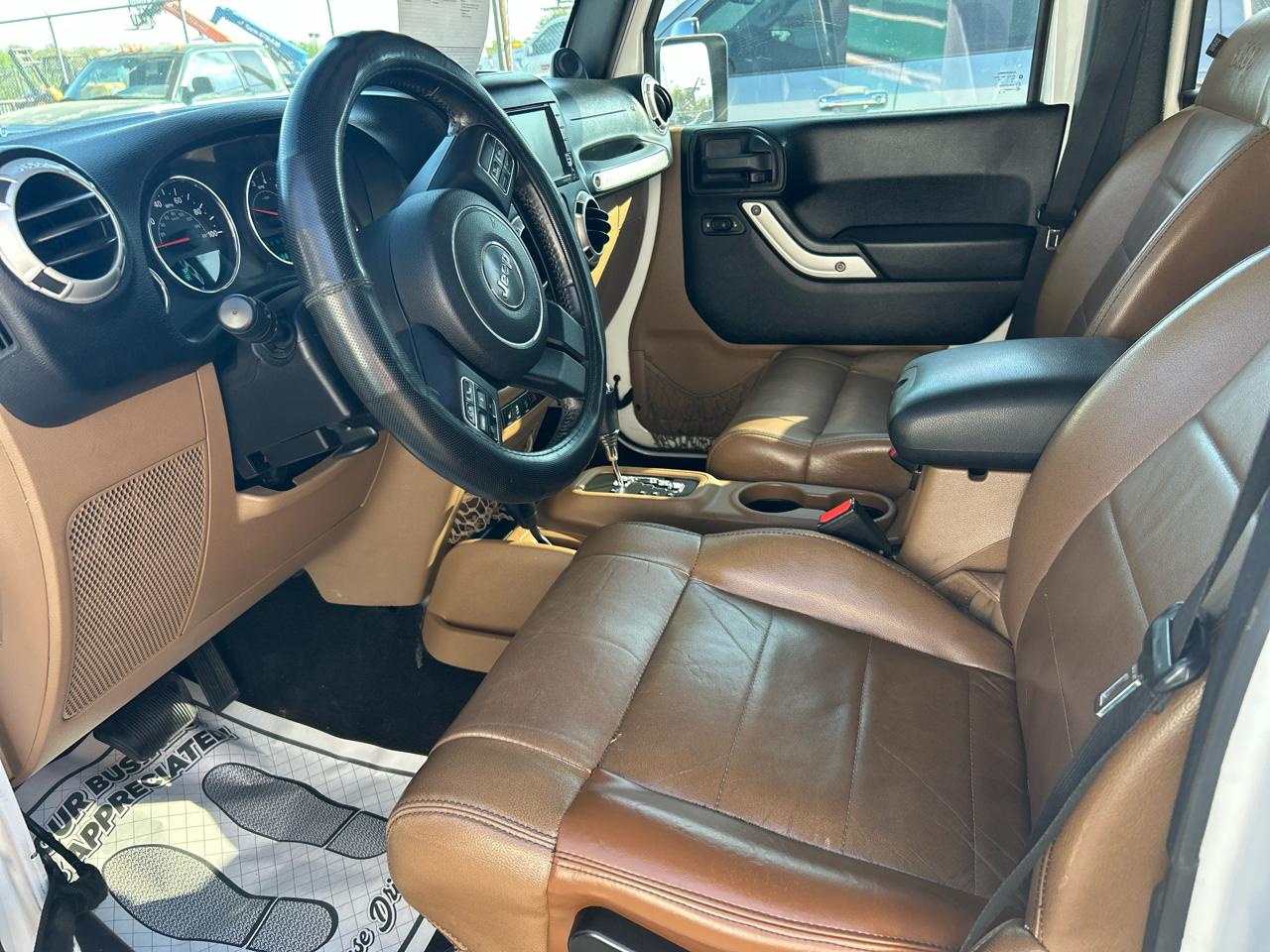 Jeep Wrangler Unlimited Sahara 4WD 2012