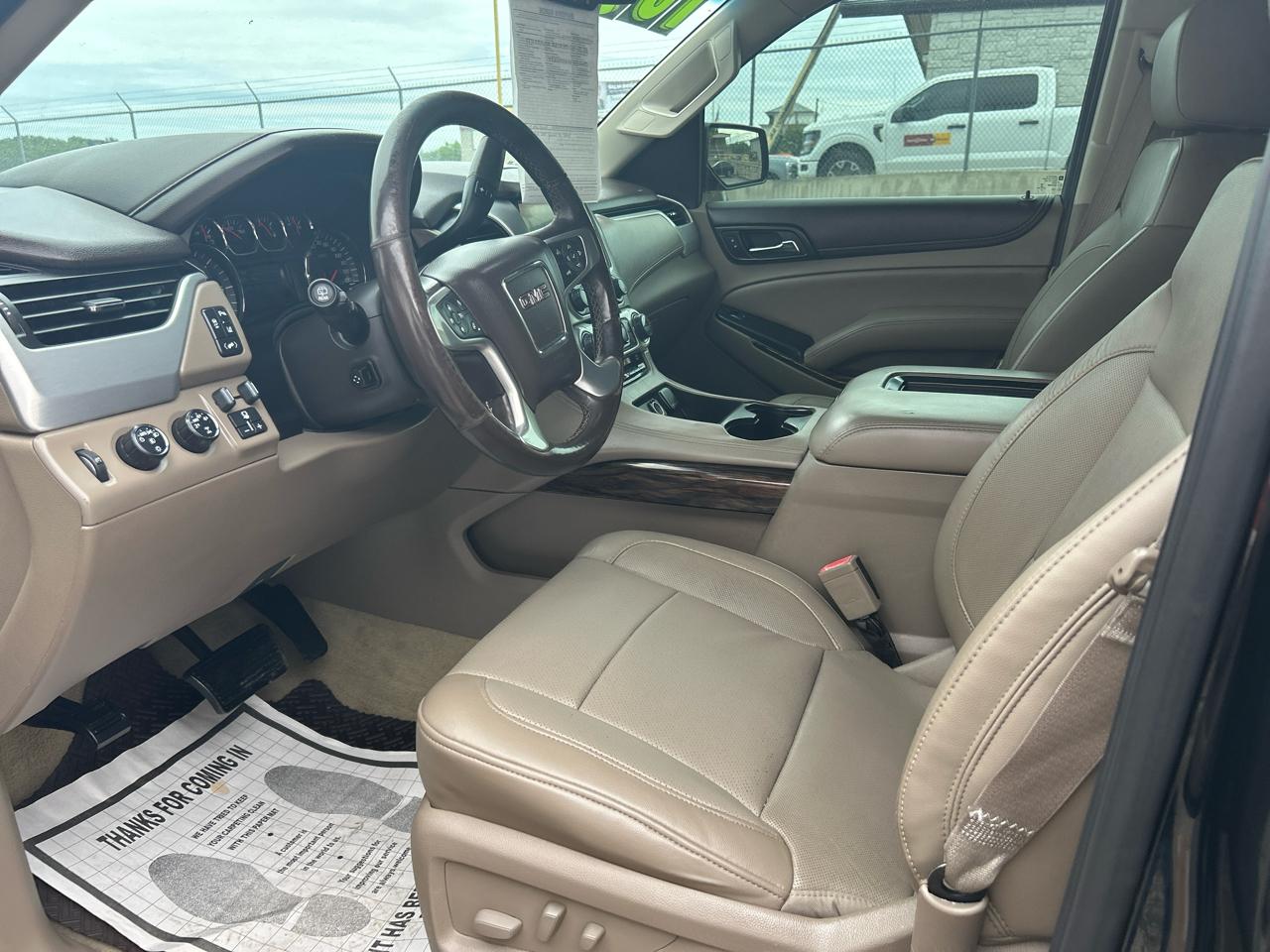 GMC Yukon XL SLT 1/2 Ton 4WD 2015
