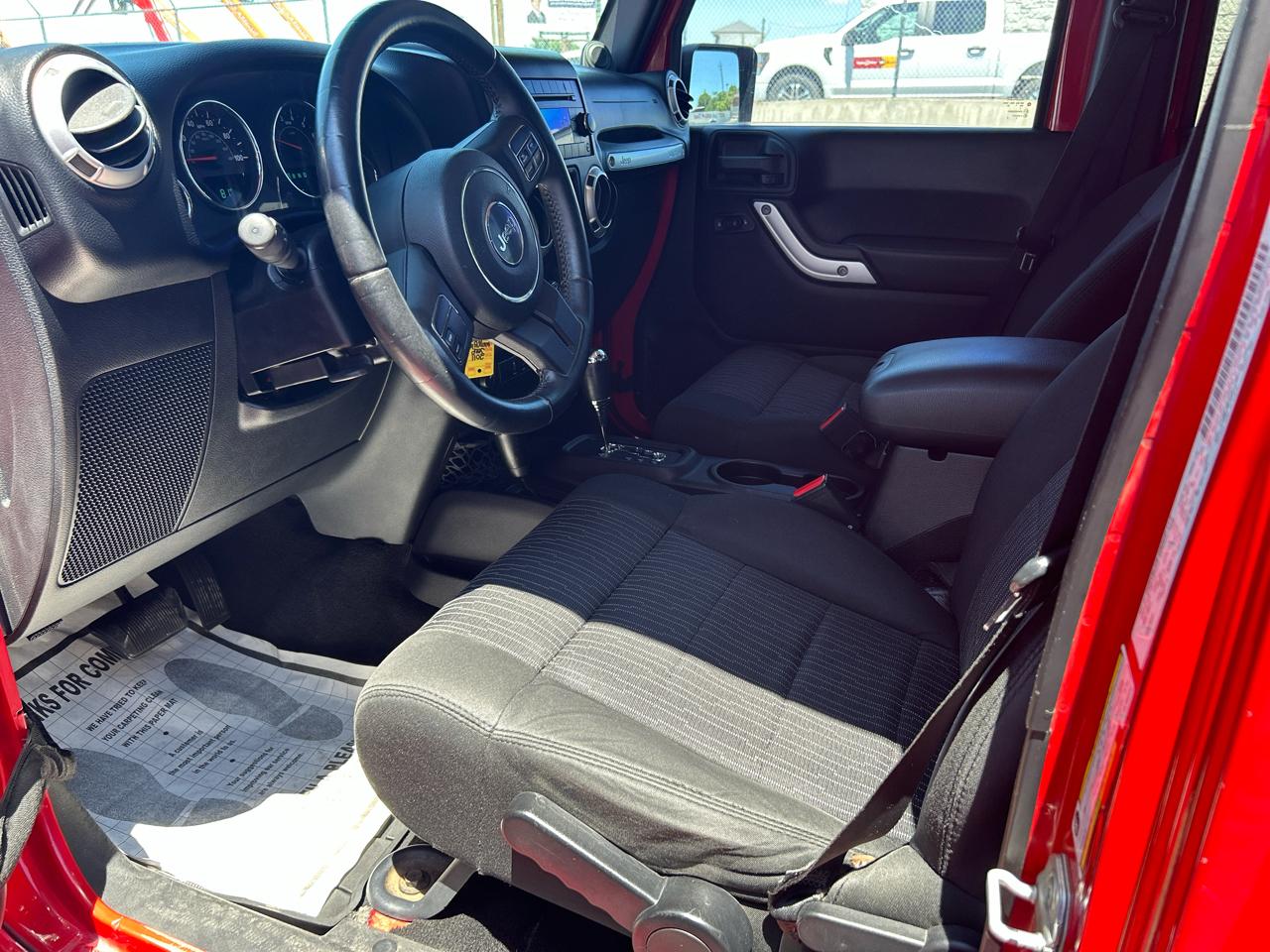 Jeep Wrangler Unlimited Sahara 4WD 2012