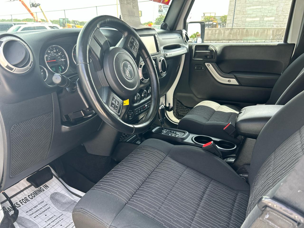 Jeep Wrangler Unlimited Sahara 4WD 2012