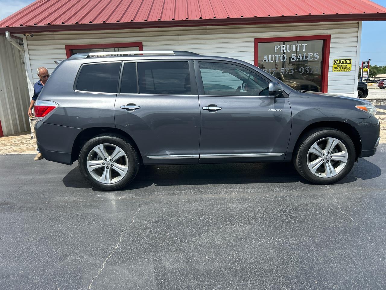 Toyota Highlander Limited 2WD 2011