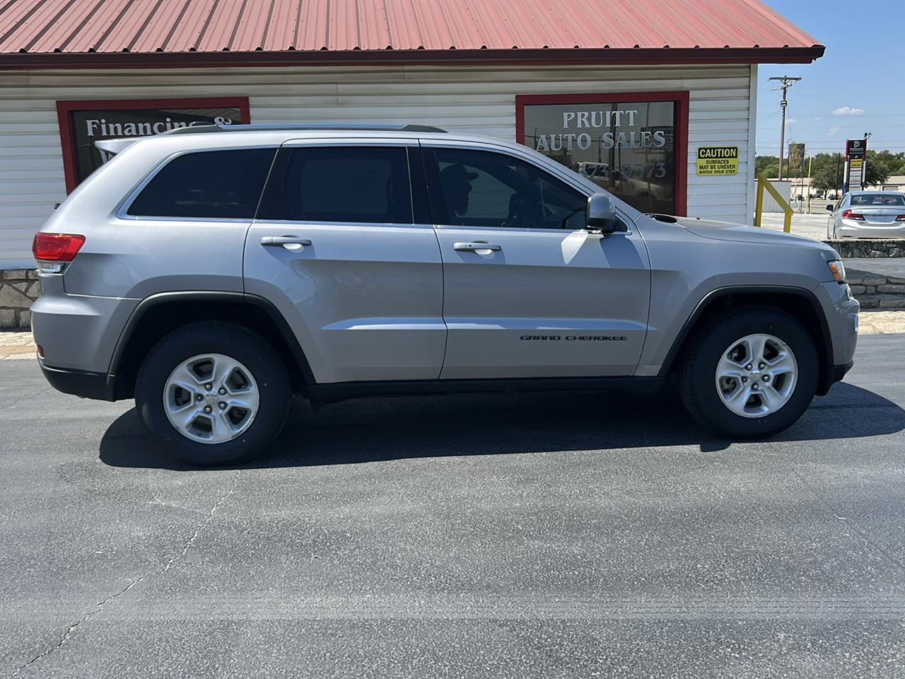 2017 Jeep Grand Cherokee Laredo 2WD