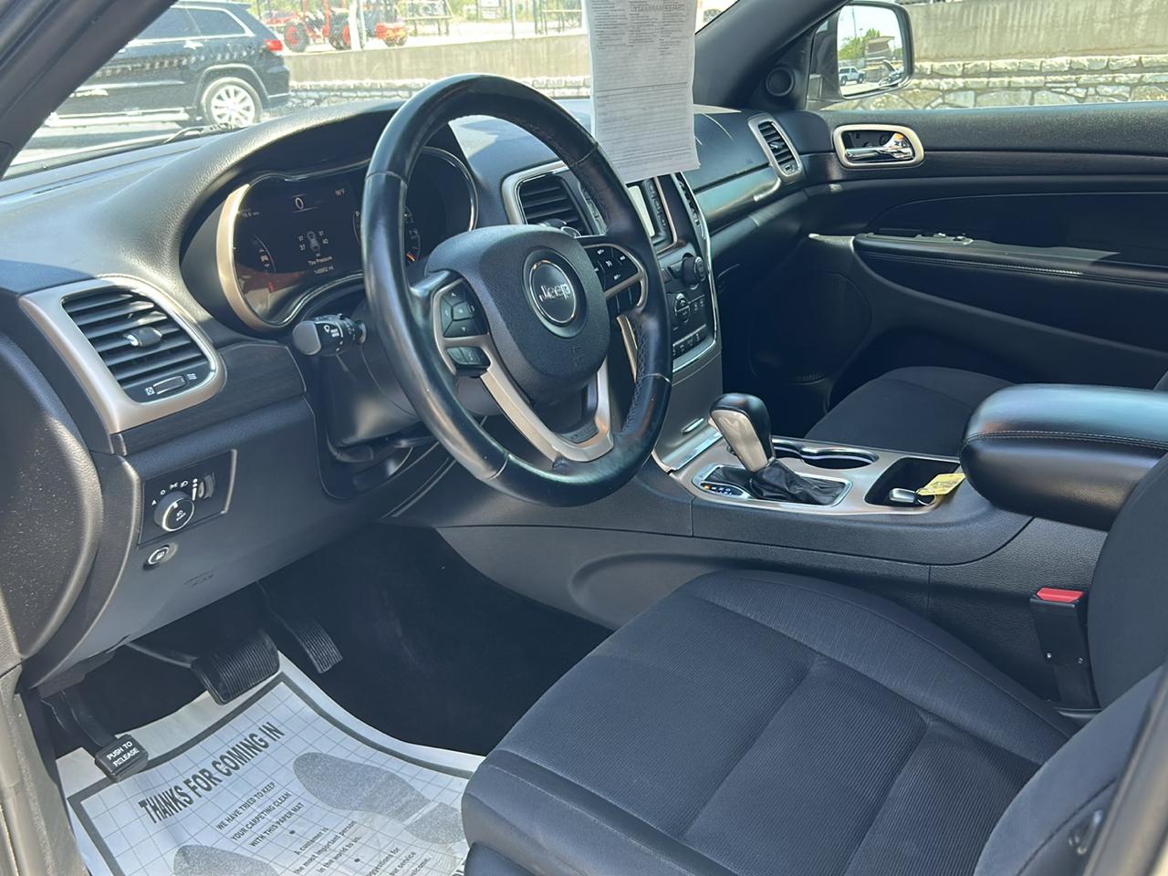 Jeep Grand Cherokee Laredo 2WD 2017