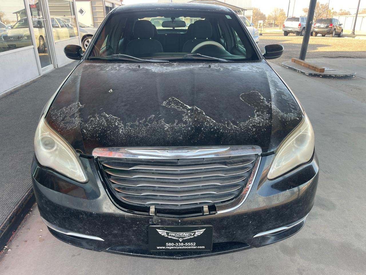 Chrysler 200 4dr Sdn Touring 2012