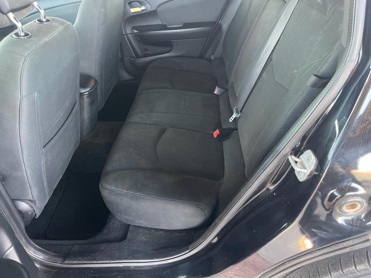 Chrysler 200 4dr Sdn Touring 2012