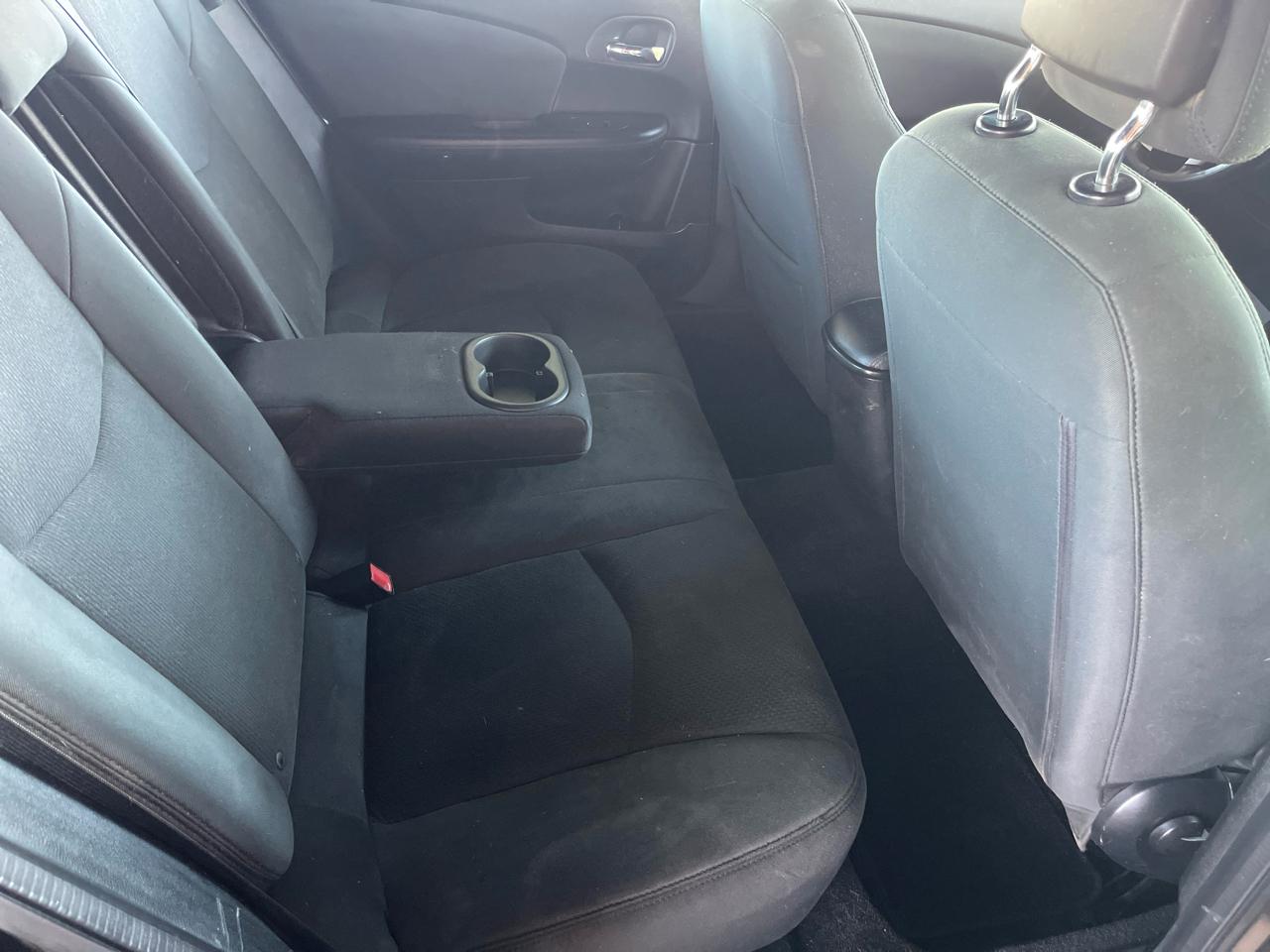 Chrysler 200 4dr Sdn Touring 2012